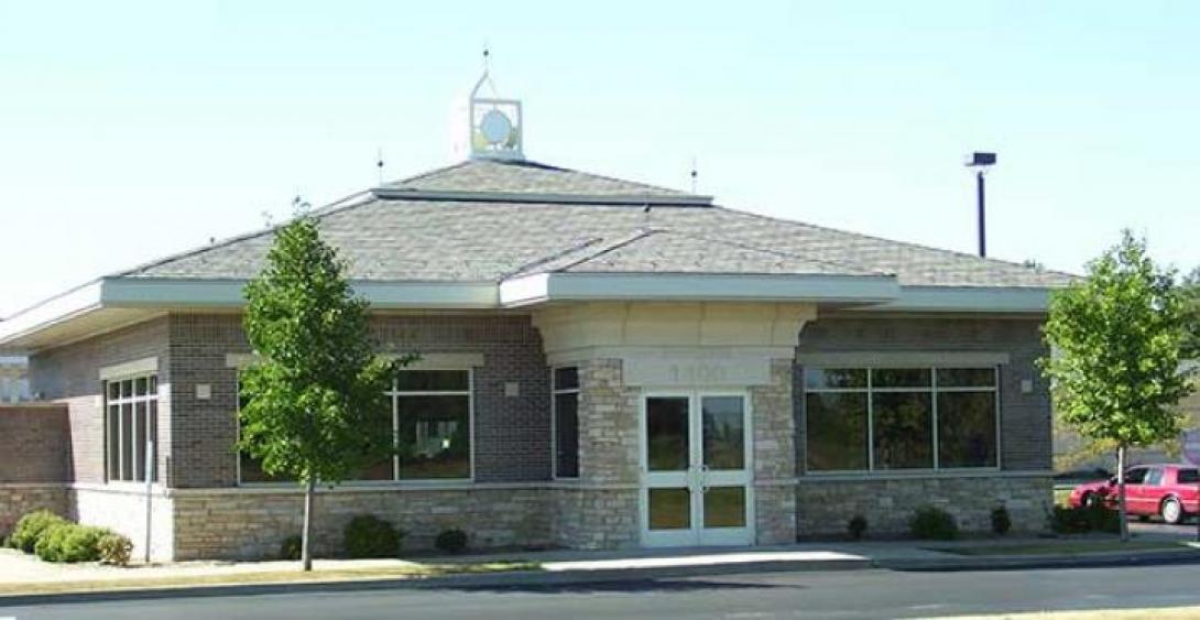 Harvard Savings Bank on Division Street